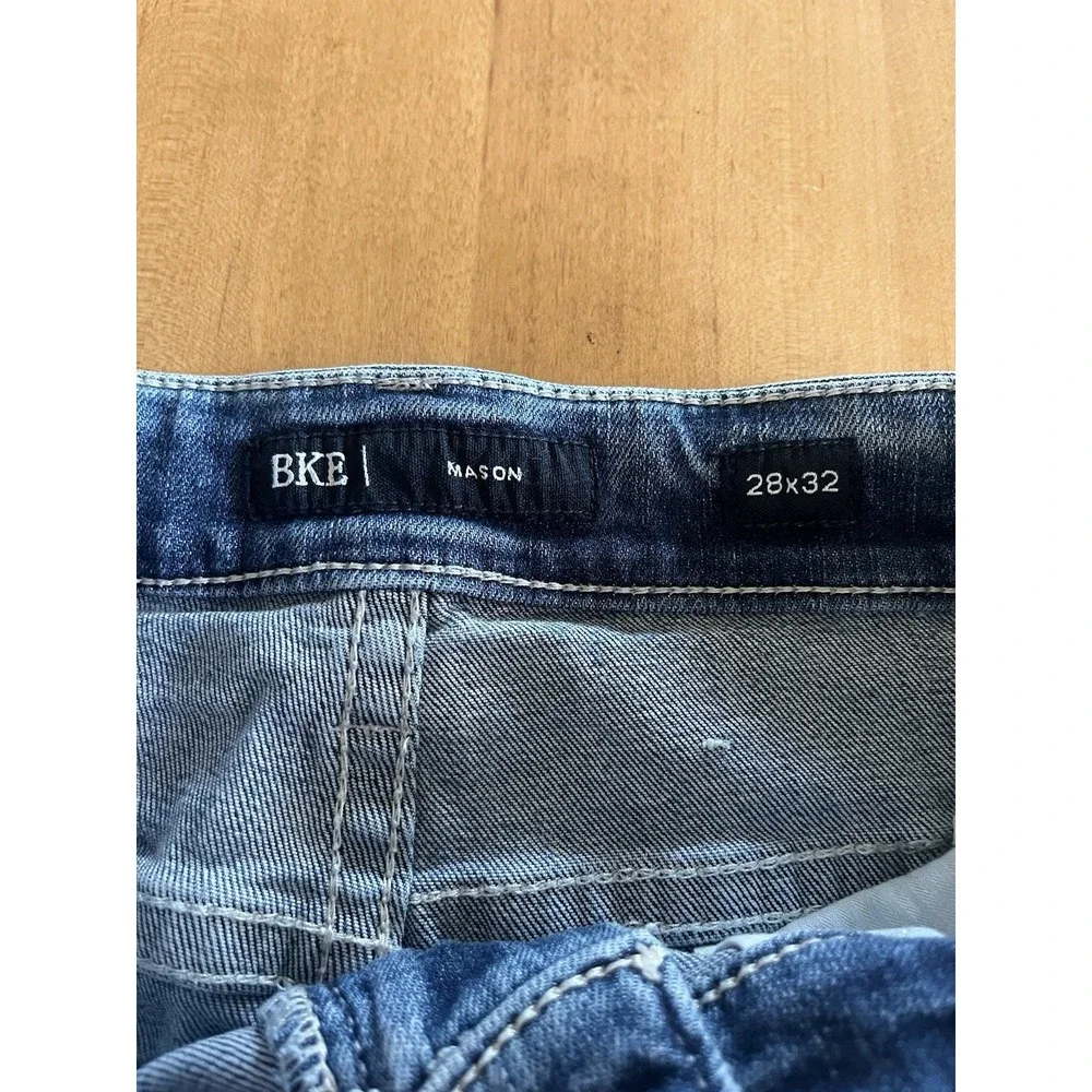 BKE Buckle Mason Tapered Mens 28x33 Distressed Blue Denim Jeans